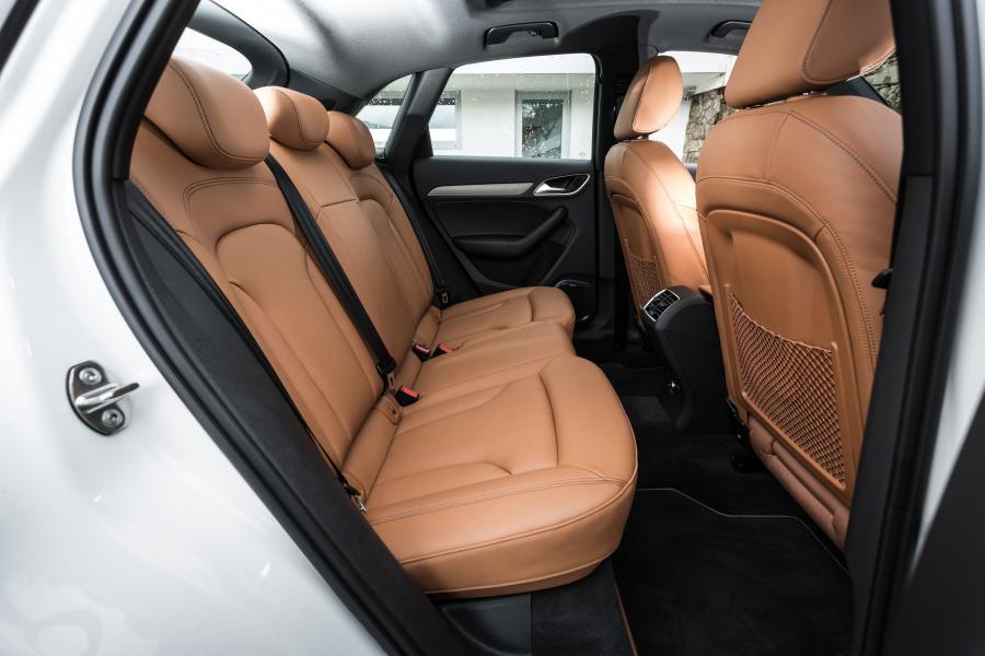 Интерьер Audi Q3 2.0 TDI Quattro (8U) 2015 года  (WW) (фото 27 из 30)